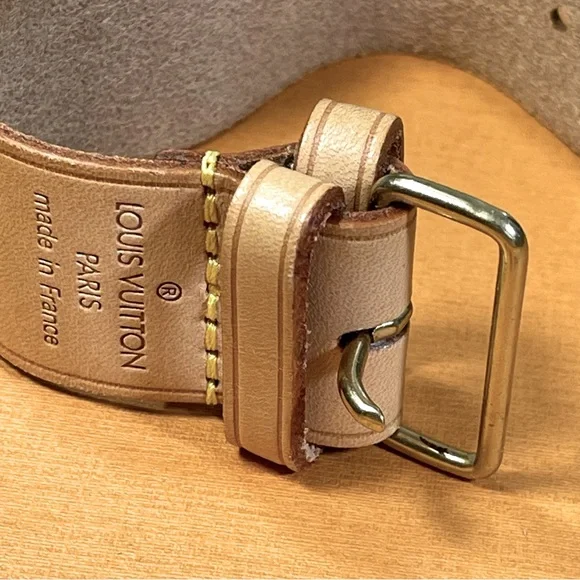 Louis Vuitton Poignet as a Bracelet - Picture 4 of 16